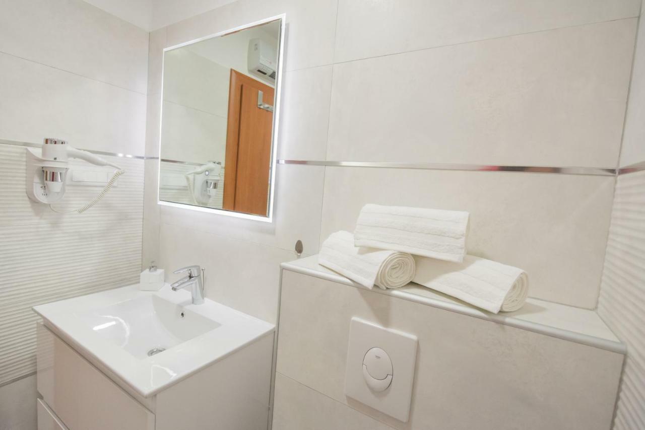 Studio Apartment Lena Kaštela Екстериор снимка
